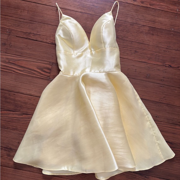 Sherri Hill - V Neck Spaghetti Straps A-Line Satin Short Dress 52379 - Picture 2 of 2